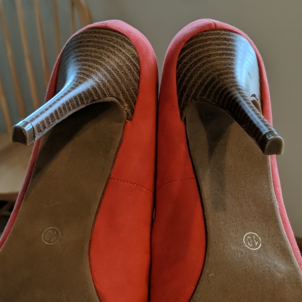 Charming Charlie coral suede peeptoe high heels 10 - Picture 10 of 11